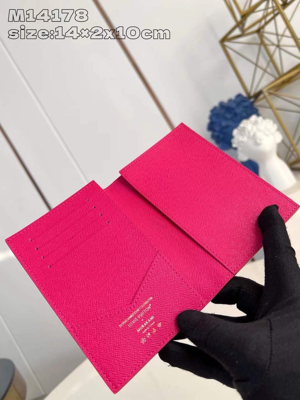 루이비통 2025 M14178 패스포트 커버 여권 지갑