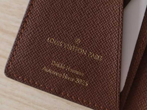 루이비통 2025 N00138 포켓 오거나이저 카드 지갑