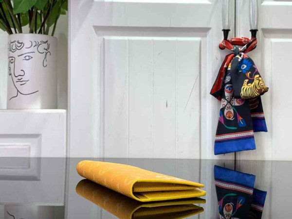 루이비통 2025 M12656 브라짜월릿 장지갑 지갑