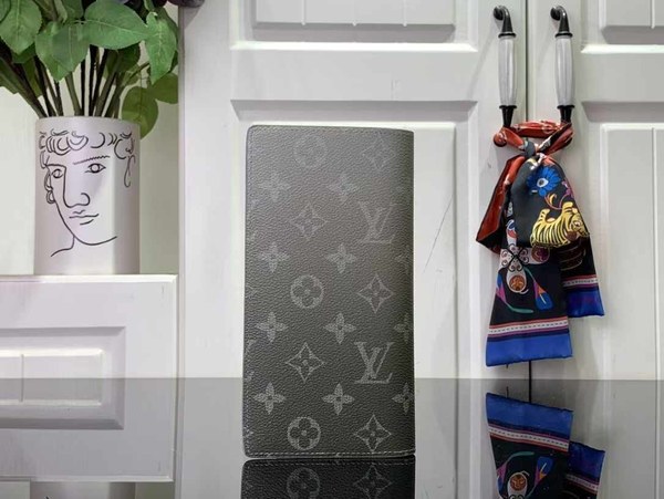 루이비통 2024 M11546 브라짜 월릿 지갑 장지갑 그린 그라디언트 컬러