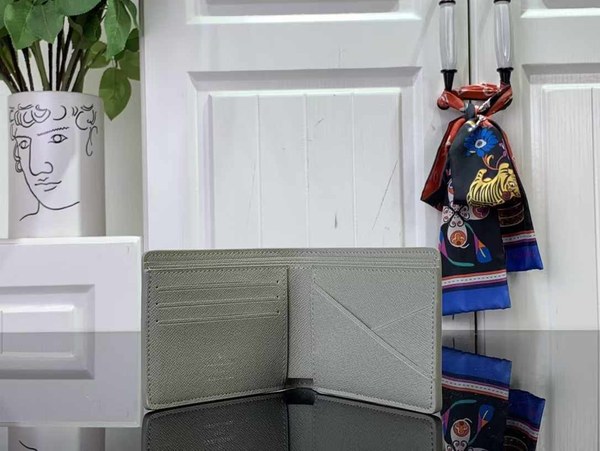 루이비통 2024 M11547 멀티플 월릿 지갑 반지갑 그린 그라디언트 컬러