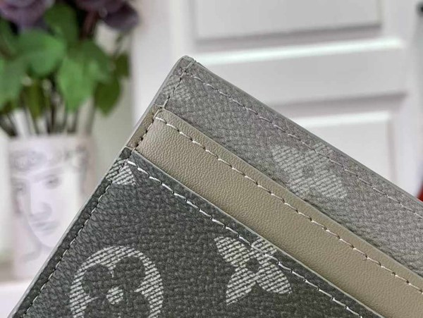 루이비통 2024 M11550 더블 카드 홀더 카드 지갑 그라디언트 그린컬러