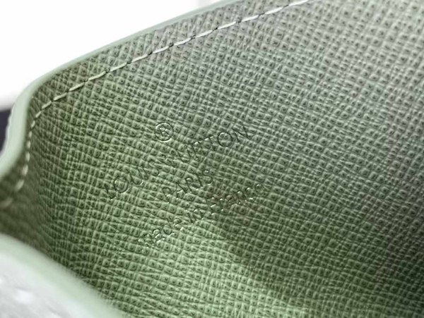 루이비통 2024 M11550 더블 카드 홀더 카드 지갑 그라디언트 그린컬러