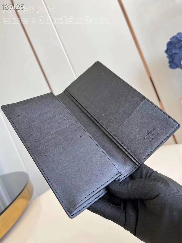 루이비통 2024 M83126 브라짜 월릿 지갑 장지갑