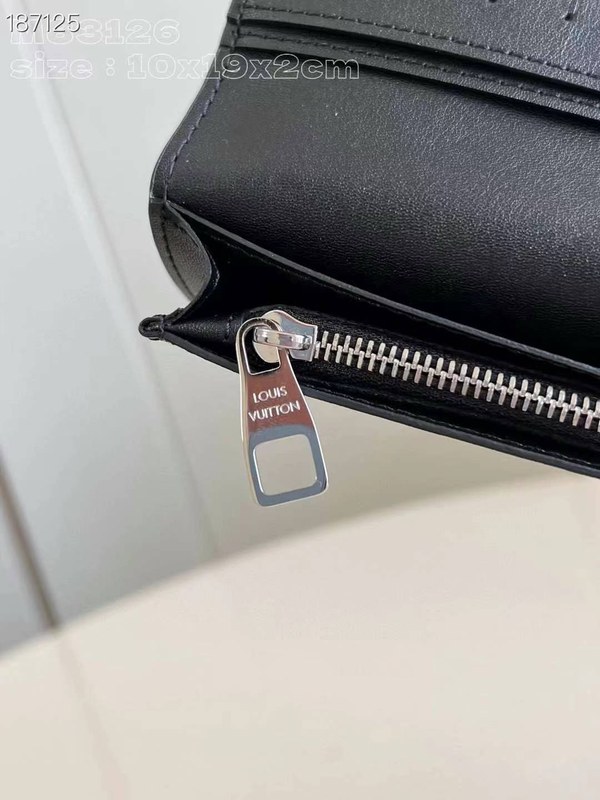 루이비통 2024 M83126 브라짜 월릿 지갑 장지갑