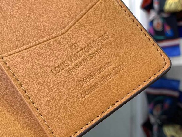 루이비통 2024 M11631 포켓 오거나이저 지갑