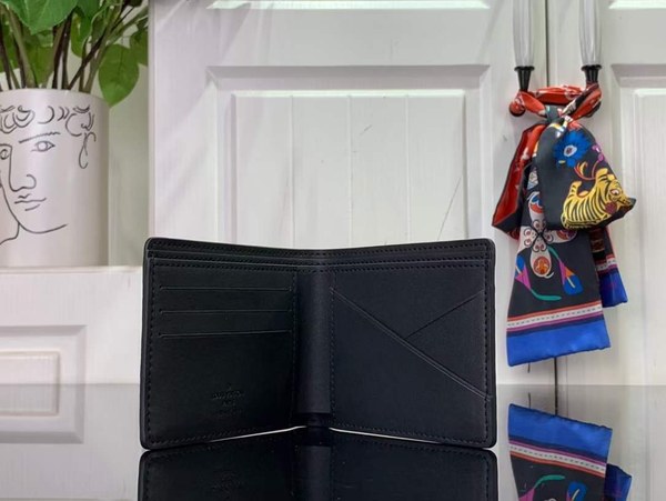 루이비통 2024 M82072 모노그램 멀티플 반지갑 지갑