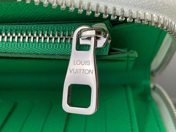 루이비통 2023 남성 지피 버티컬 월렛 M82590 지갑 장지갑 지퍼지갑