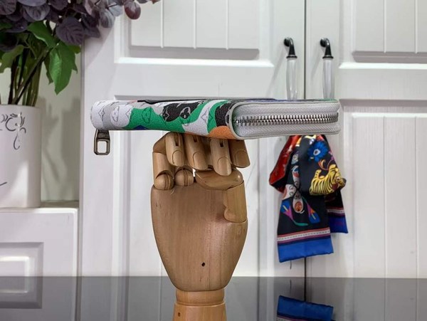 루이비통 2023 남성 지피 버티컬 월렛 M82590 지갑 장지갑 지퍼지갑