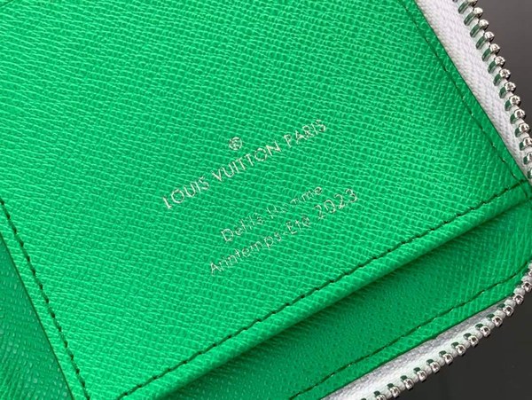 루이비통 2023 남성 지피 버티컬 월렛 M82590 지갑 장지갑 지퍼지갑