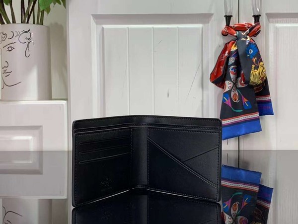 루이비통 2023 멀티플 월릿 반지갑 지갑 M82297