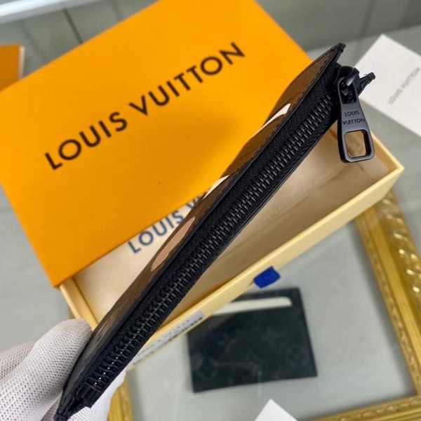 루이비통 2023 YK 콜라보 코인 카드 홀더 지갑