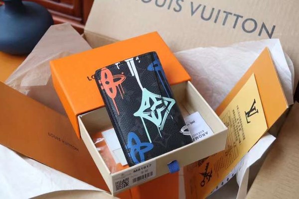 루이비통 2022 Brazza M81817 Monogram 오거나이저 지갑