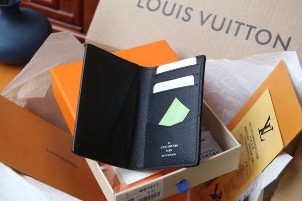 루이비통 2022 Brazza M81817 Monogram 오거나이저 지갑