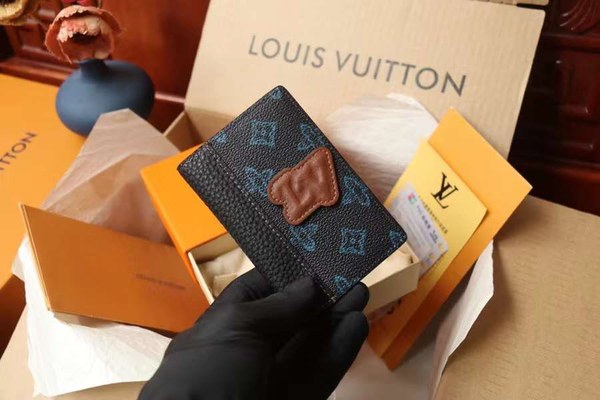 루이비통 2022 Brazza M81789 Monogram 오거나이저 지갑