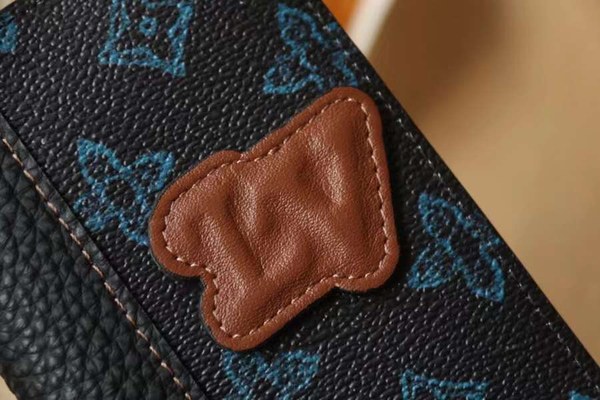 루이비통 2022 Brazza M81789 Monogram 오거나이저 지갑