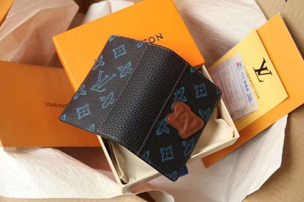 루이비통 2022 Brazza M81789 Monogram 오거나이저 지갑