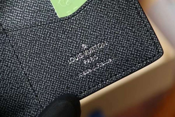 루이비통 2022 Brazza M81789 Monogram 오거나이저 지갑