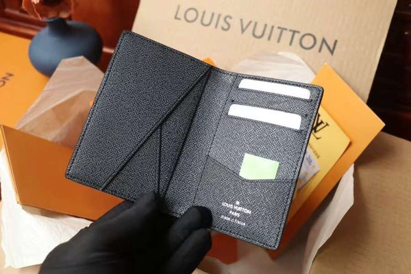 루이비통 2022 Brazza M81789 Monogram 오거나이저 지갑