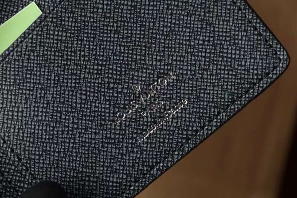 루이비통 2022 Brazza M81807 Monogram 장지갑 지갑