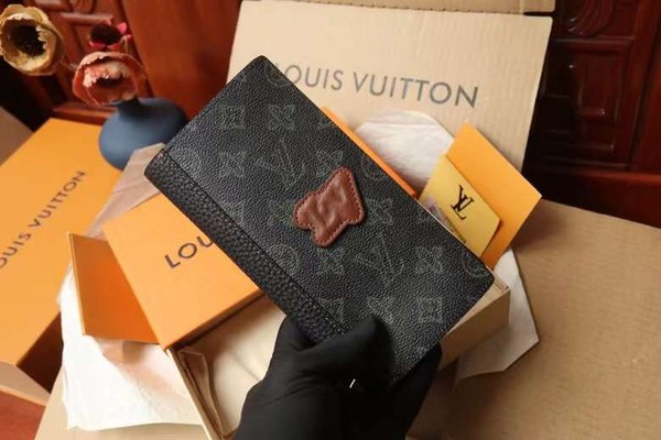 루이비통 2022 Brazza M81807 Monogram 장지갑 지갑
