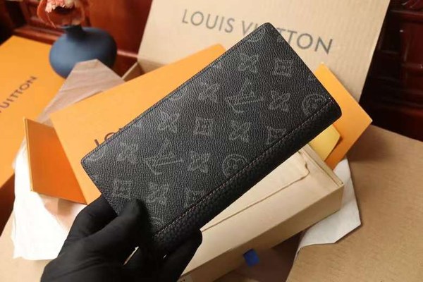 루이비통 2022 Brazza M81807 Monogram 장지갑 지갑