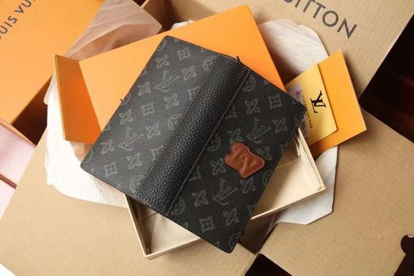 루이비통 2022 Brazza M81807 Monogram 장지갑 지갑