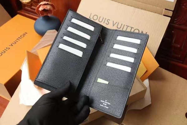 루이비통 2022 Brazza M81807 Monogram 장지갑 지갑