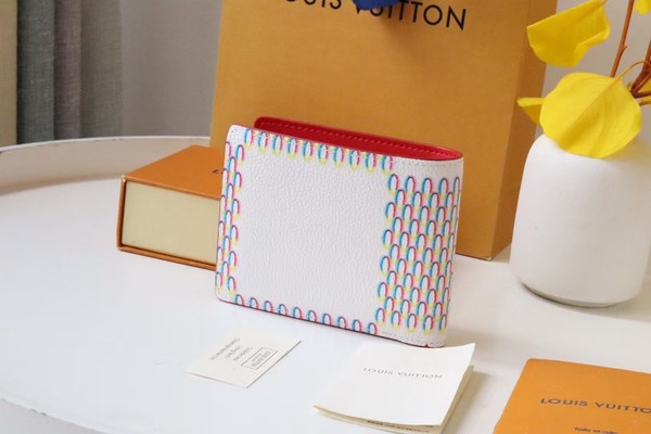 루이비통 2022 M81468 다미에 스프레이 반지갑