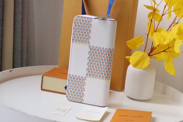 루이비통 2022 M81468 다미에 스프레이 지퍼 장지갑