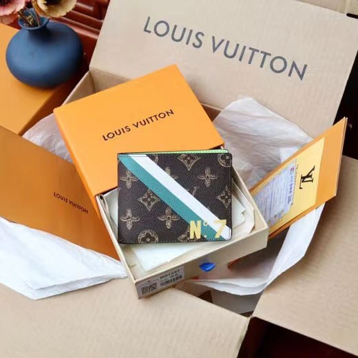 루이비통 2022 M81257 Multiple Monogram  N°7 Monogram  LV 11.5 x 9 x 1.5 반지갑