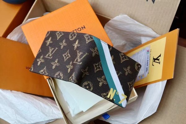 루이비통 2022 M81257 Multiple Monogram  N°7 Monogram  LV 11.5 x 9 x 1.5 반지갑