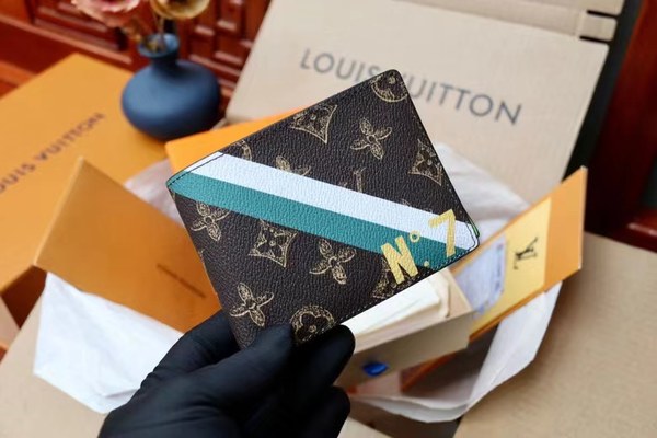 루이비통 2022 M81257 Multiple Monogram  N°7 Monogram  LV 11.5 x 9 x 1.5 반지갑