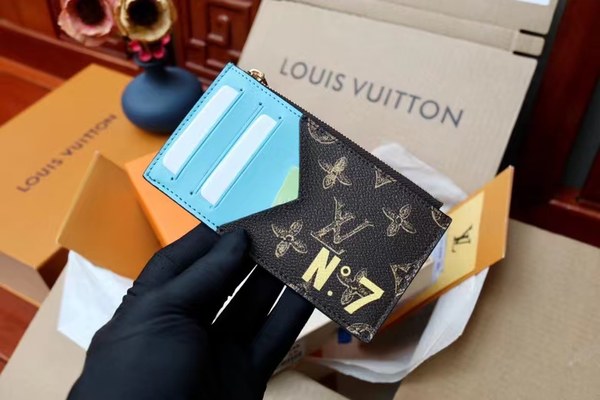 루이비통 2022 M81256 Virgil Abloh  Trunk L’Œil  Coin Monogram  N°7 Monogram  LV 8 x 14.5 x 1cm 지갑