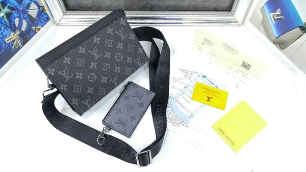 New 22 s/s 루이비통 LV 모노그램 이클립스 파우치 & 카드홀더 가스통 웨어러블 월릿 ㅡGASTON WEARABLE WALLET