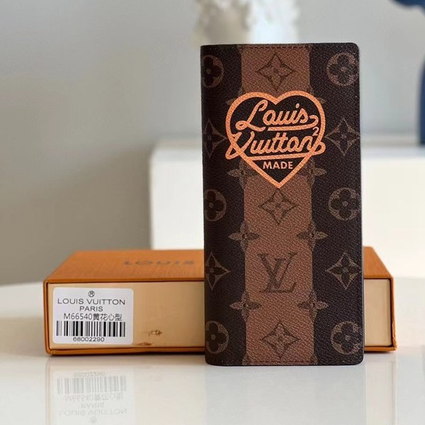 루이비통 2021 니고콜라보 2 M66540 장 지갑
