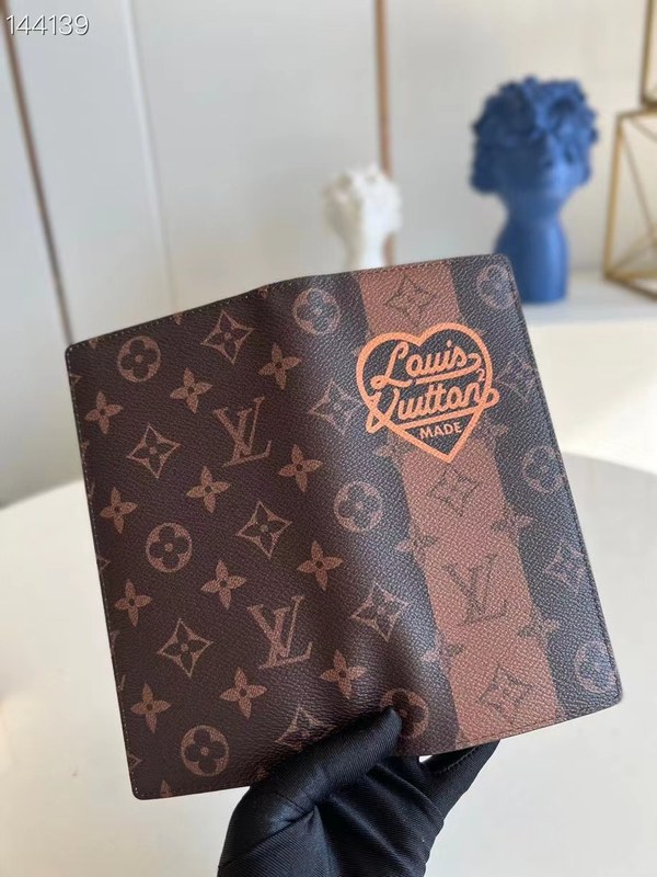 루이비통 2021 니고콜라보 2 M66540 장 지갑