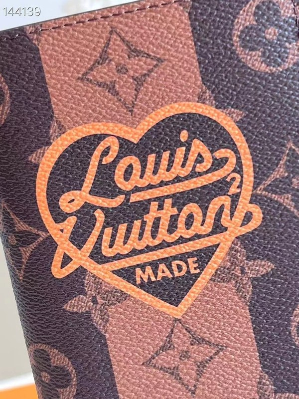 루이비통 2021 니고콜라보 2 M66540 장 지갑