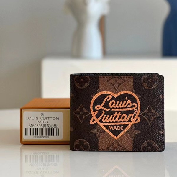 루이비통 2021 니고콜라보 2 M60895 반 지갑