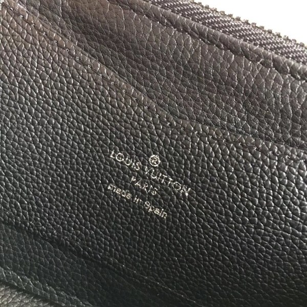 루이비통 락미 지퍼 장지갑 M62622