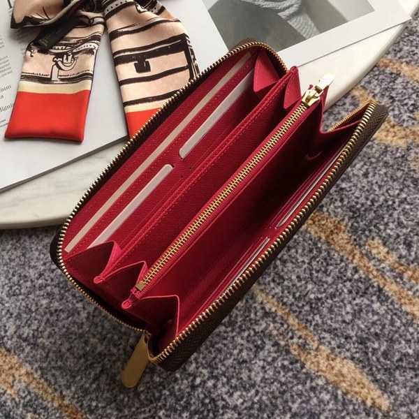 루이비통 지피 월릿 M63392