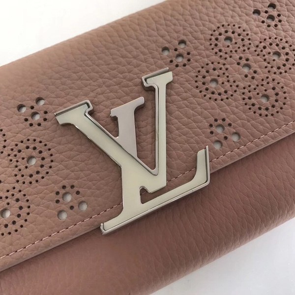 루이비통 카푸신 장지갑 M62556