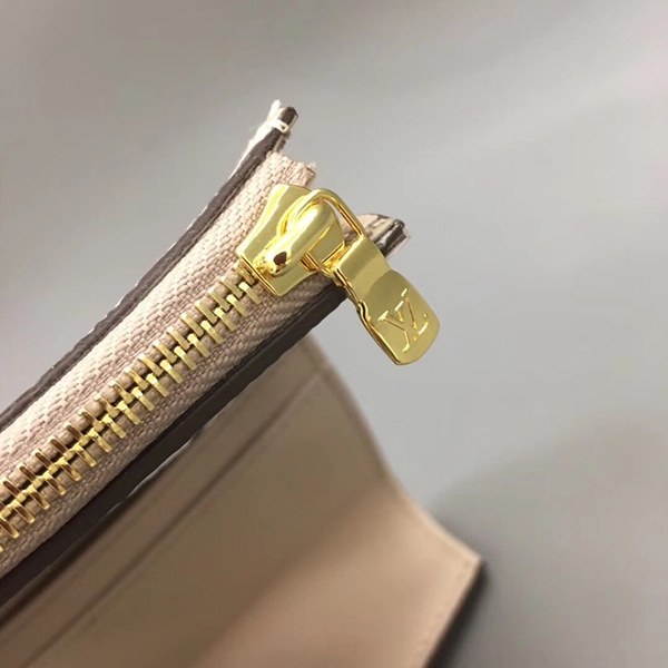 루이비통 조에 월릿 M67640