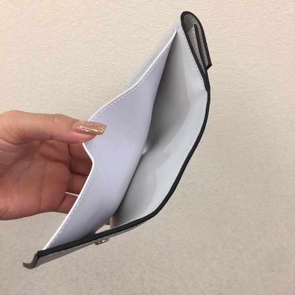 루이비통 디스커버리 컴팩트 월릿 M67621