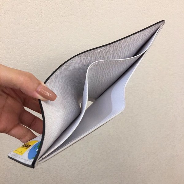 루이비통 멀티플 월릿 M67819