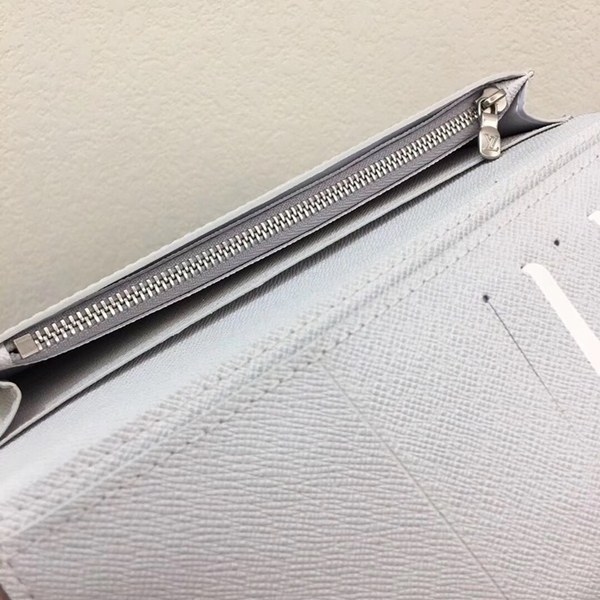 루이비통 브라짜 월릿 M67823