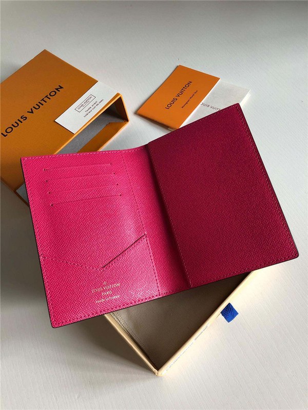 루이비통 여권지갑 M62089