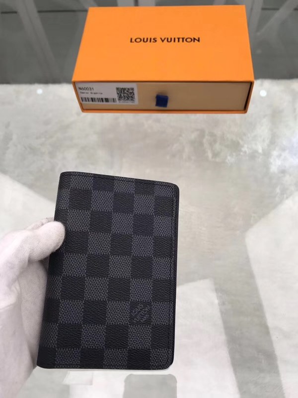 루이비통 여권지갑 N60031