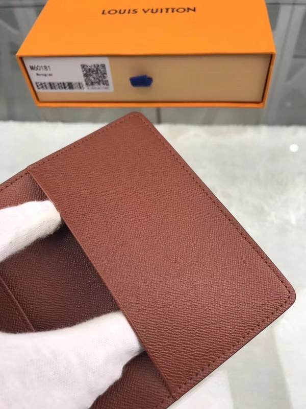 루이비통 여권지갑 M60181