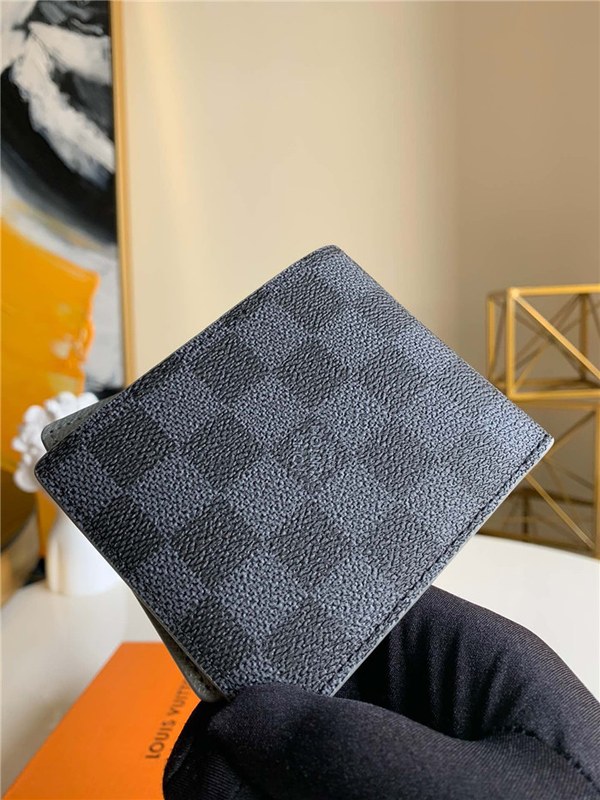 루이비통 멀티플 반지갑 M60302 2020/신상